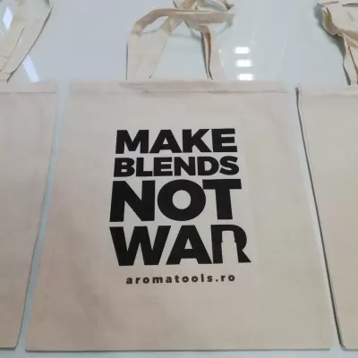 Sacose bumbac sbt 145g personalizata transfer termic make blends not war aromatools.ro1